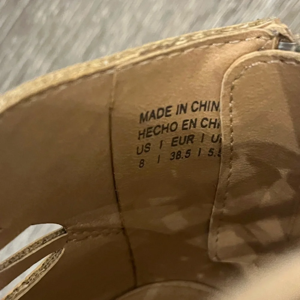 Platform Heels - Picture 4 of 8